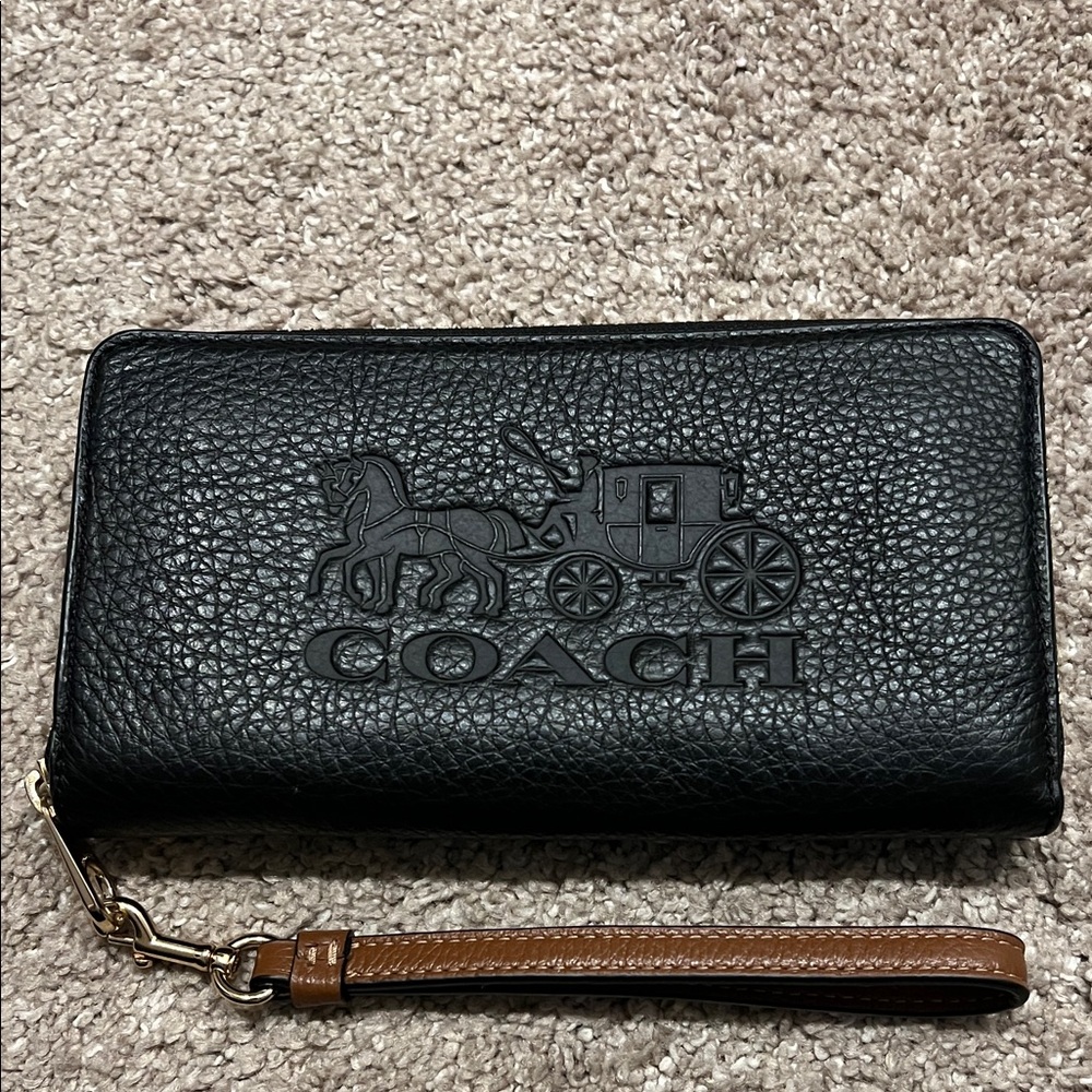 Coach Zip around wallet with horse and carriage - Picture 7 of 8